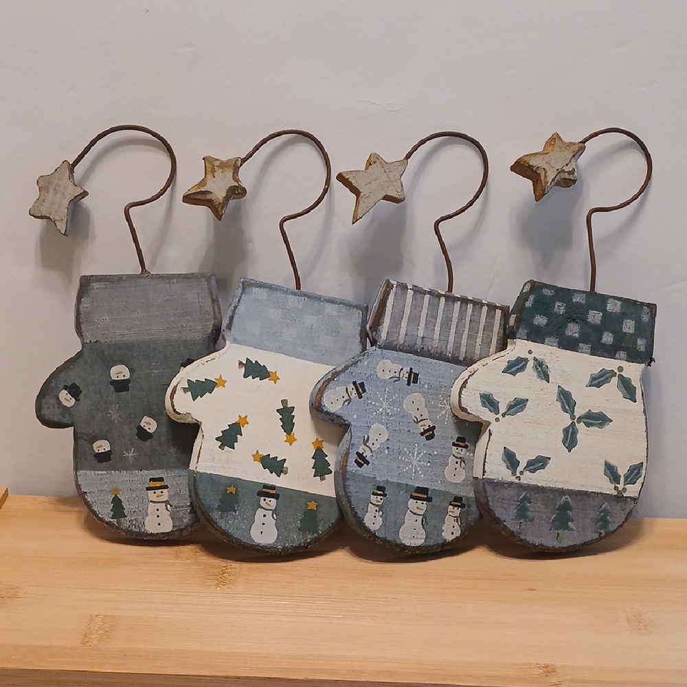 4 Primitive Rustic Wood Mitton Holiday Winter Decor